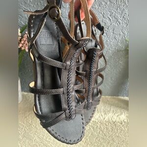 Frye Amelia Stitch Ankle Strap Sandals Genuine Leather Gladiator Style Size 8.5